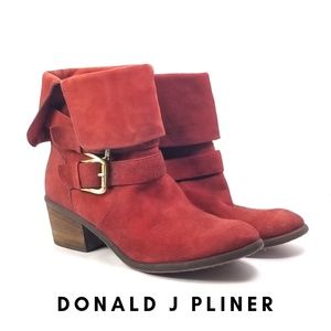 Donald J Pliner double buckled boot Sz. 7.5M